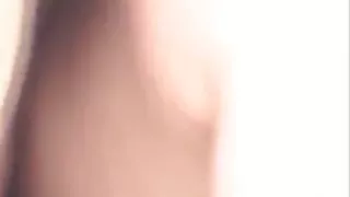 十幾歲的女孩性交在一個年輕的貓，並允許吮吸雞巴色情