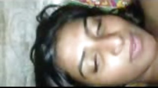 女同性戀娛樂的兩個年輕的美女色情