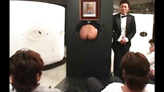 在學生聚會色情片中發生團體性交