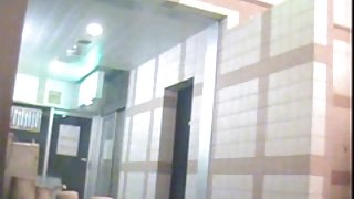 十幾歲的女孩玩橡膠雞巴色情