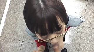 猥褻的性感母狗上的螺栓色情