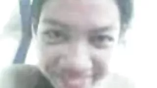 瘋狂的女同性戀者被尿液色情所覆蓋