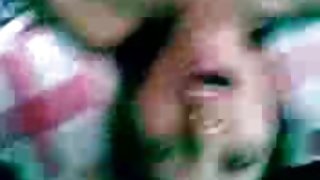小山雀的小女孩來按摩，被色情按摩師毆打