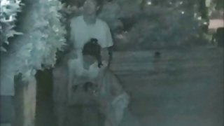 Busty在她的陰部色情中變得多汁