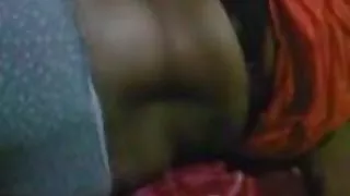 這兩個人有一個放蕩的色情妓女