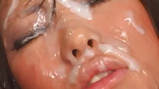 伊万卡在鍛煉後給一個色情相機前的年輕情人口交
