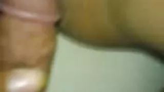熱身後，他們給了兩個成年男子色情片。