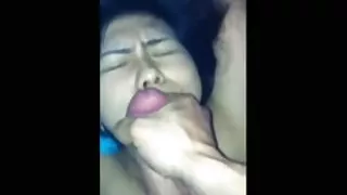 豐滿的寶貝自慰在攝像頭色情面前