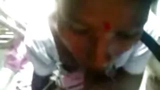 性感的scow拉她的陰部色情