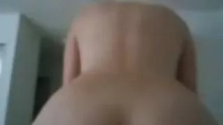 學生在車裡扯了一下那個傢伙，然後就像最後一個蕩婦色情一樣亂搞
