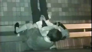 這個傢伙在第一次約會色情上他的女朋友在緊張的陰部