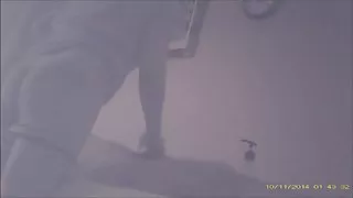 紅頭髮和金發女郎正在跳上一個大的色情冒口
